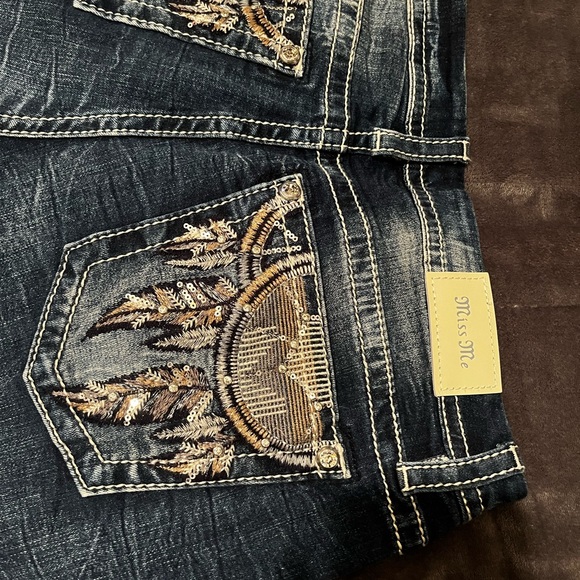Miss Me Jeans - Picture 2 of 3